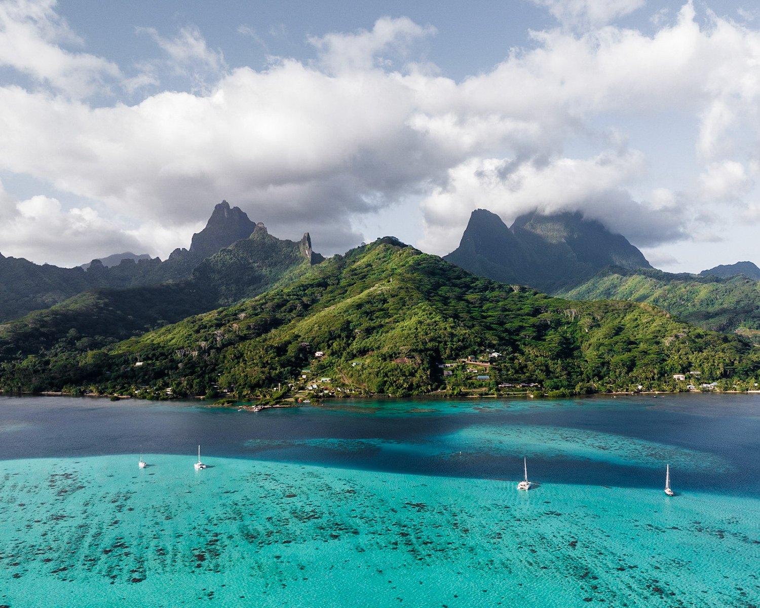 Prises de vue aériennes par drone.