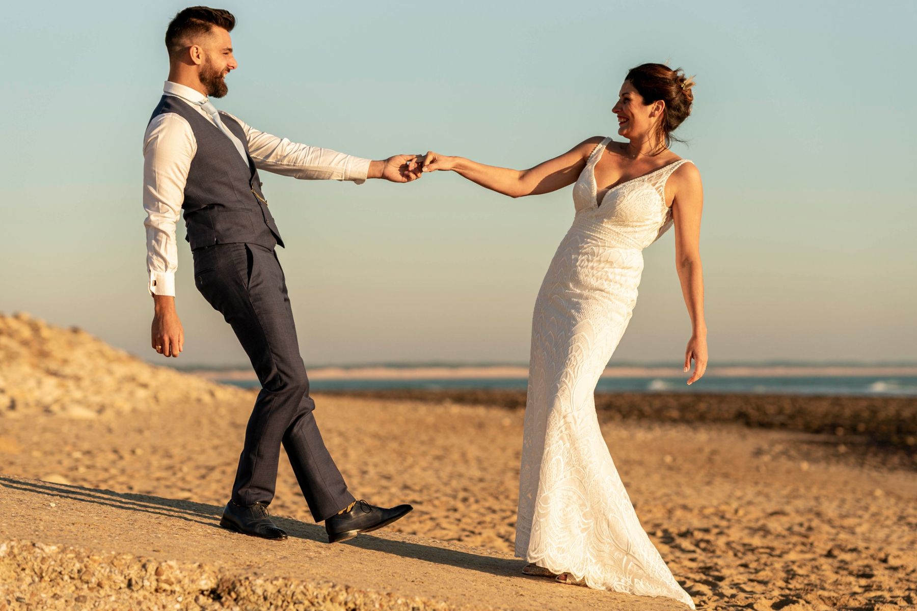 Maxence & Julie, Plage du Veillon, Vendée, photo 8 sur 12